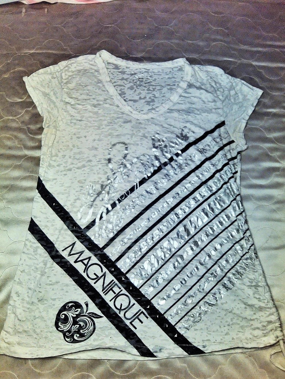 MAGNETIQUE Abstract Graphic Short Sleeve Tee in Gray